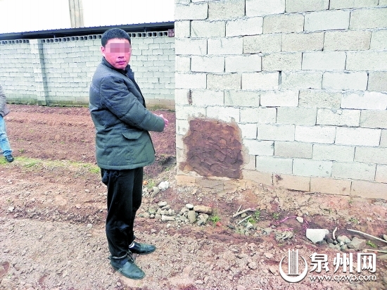 工厂外墙被雷某挖开的盗洞已经堵上