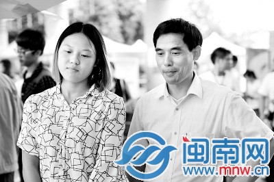 “学爸”升级成“学霸”