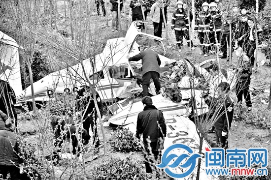 一民航教练机坠毁