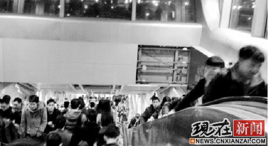 地铁光谷站瓷砖脱落 7名乘客受轻伤