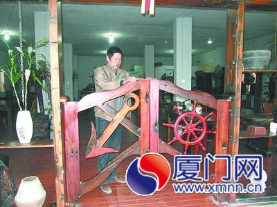 以古船设备改造的木门，很独特