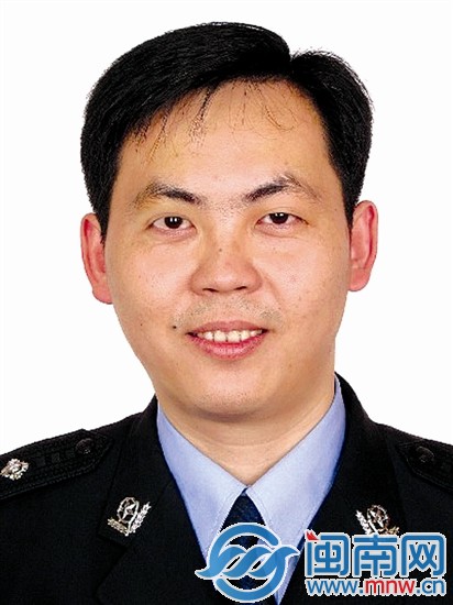 陈韫启