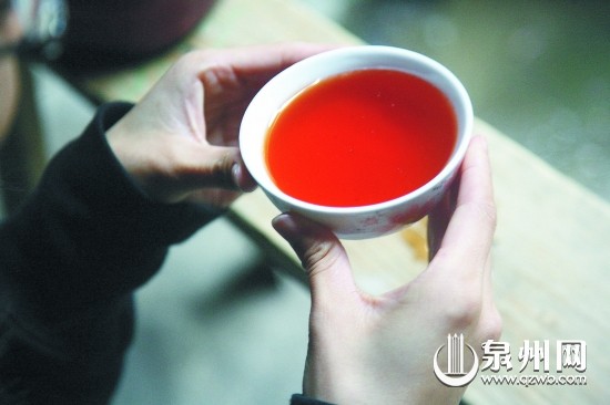 自制酒曲酿出的红酒，色香味俱全，令人垂涎