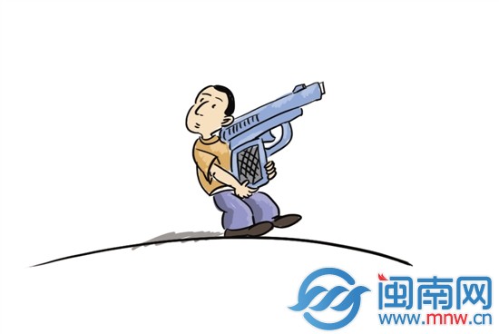 小孩玩仿真玩具枪
