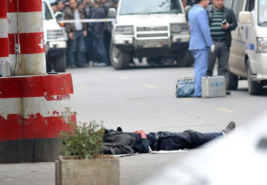 长沙伍家岭街头砍人现场12