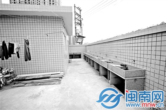 庄任社区新建两个洗衣房，有15个洗衣池