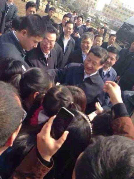网友称习近平今日赴开封视察(组图)1