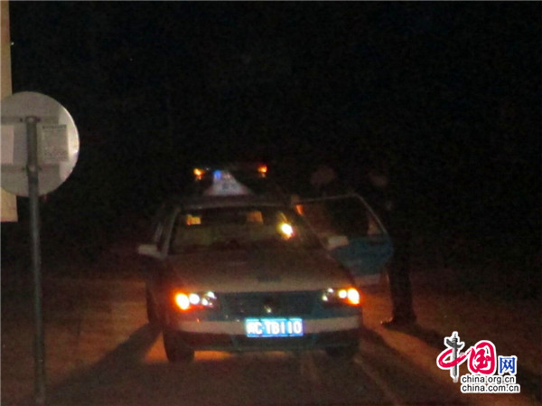 出租车司机报警求助民警