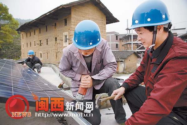 中学教师自建屋顶光伏电站