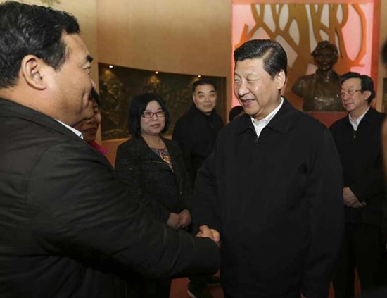 习近平访兰考吃大盆菜烩面 号召学习焦裕禄精神