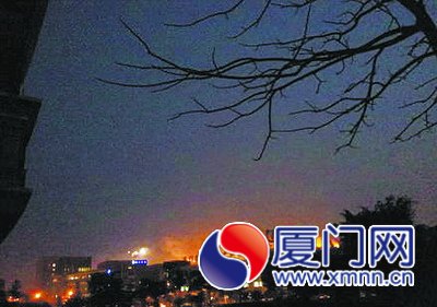 软件园出现“火海”，其实是大雾和灯光造成的