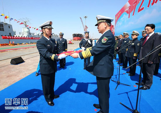 中国新型导弹驱逐舰昆明舰交付海军(组图)2