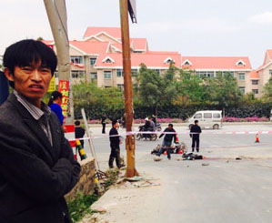 车祸现场惨烈,围观群众不忍直视
