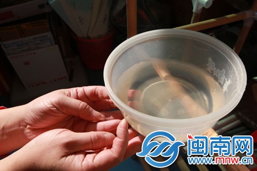 自来水变黄，居民不敢用来煮饭