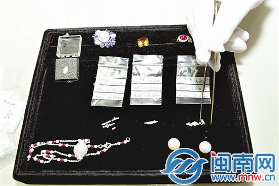 内裤暗藏碎钻