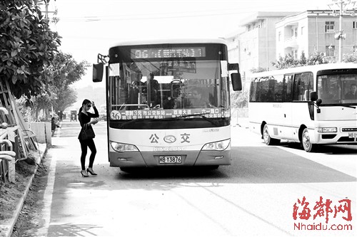 莆田51路公交在黄石镇塘头附近 咋时停时不停？