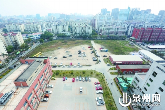 人民医院后闲置空地有望对外开放停车