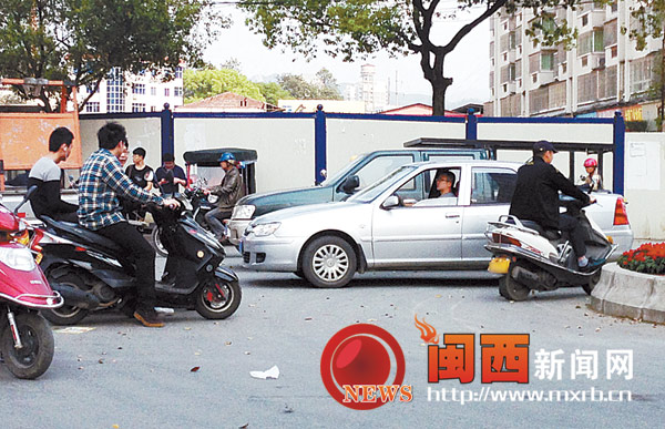 曹溪中路混乱的掉头口