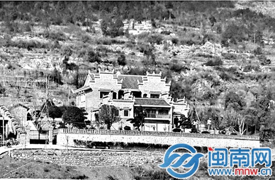 举报者称，该别墅光基建、绿化等就花了四百多万元