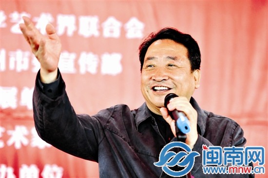 姜昆