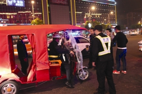 石狮整治三轮车乱象无牌车强制报废