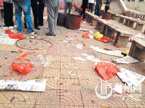 在不少陵园，市民祭扫后留下大量垃圾。