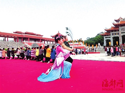 莆田湄洲妈祖祭祀大典升级 万名信众参与祈福行礼