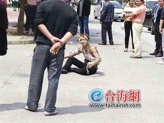 龙岩一饭店爆炸玻璃碴四射2