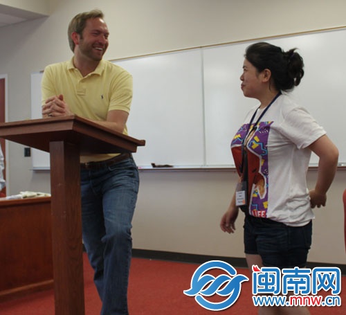 第三届营员和美国老师交流