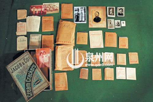 一个70年的盒子藏在了小阁楼顶上，里面的宝贝装满了 