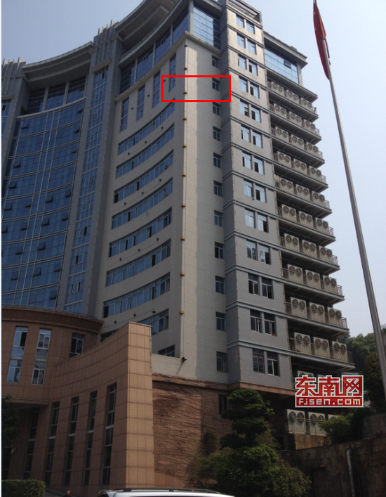 梅列区政府12楼主要为区政府办公楼层，画圈处为区长 