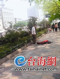 男子行为异常