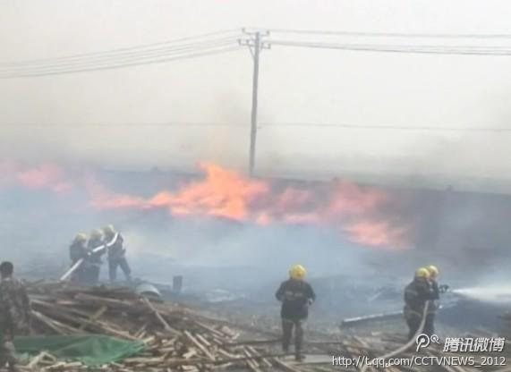 新疆塔城遭遇沙尘暴