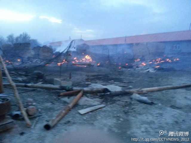 新疆塔城遭遇沙尘暴3