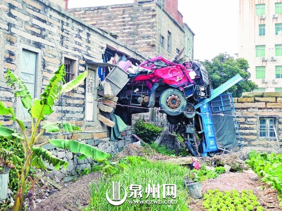挂车车头悬空