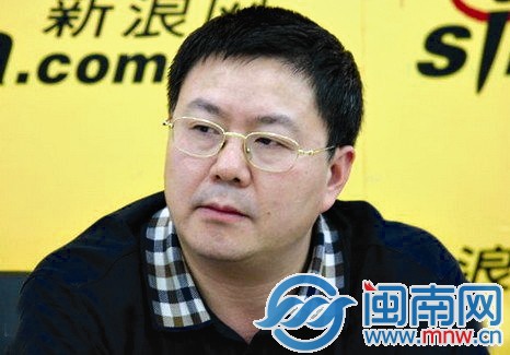 报界大佬何华章 20年沉浮