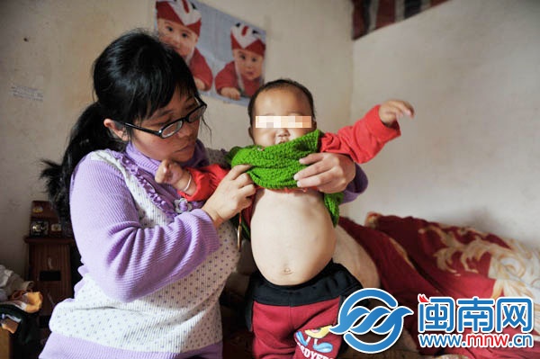 孩子左侧腹部已经长有11厘米长的肿瘤，却一直未引起 
