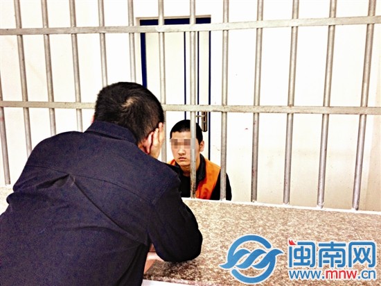 家庭的压力以及生活的压抑，让他想到要发泄