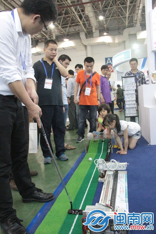 高尔夫推杆装备,能随时练手