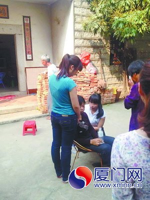 提起巨额赔偿，颜女士就忍不住要哭