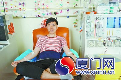 杨一林在采集造血干细胞