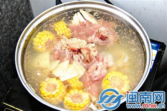 自来水煮肉 肉熟了仍鲜红