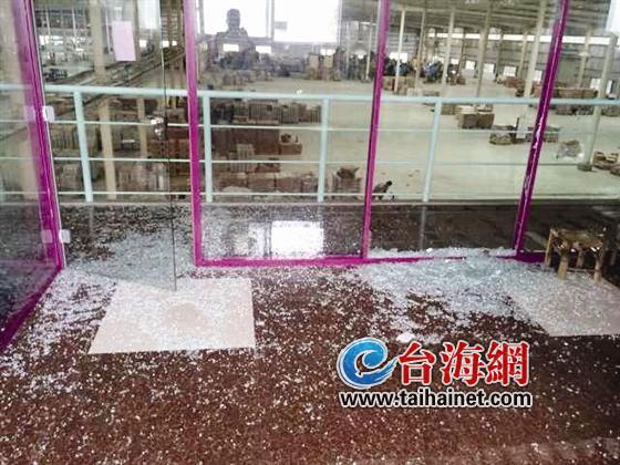 漳州一工厂里两拨员工干起来了1