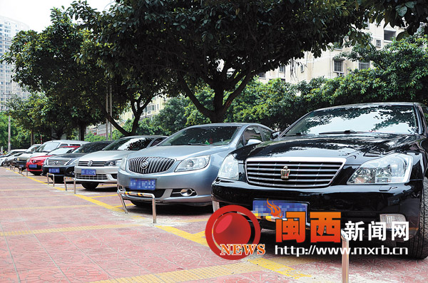 莲东片区划定的公共区域停车将按规定收费
