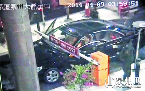 王福利死死地踩住刹车十分钟