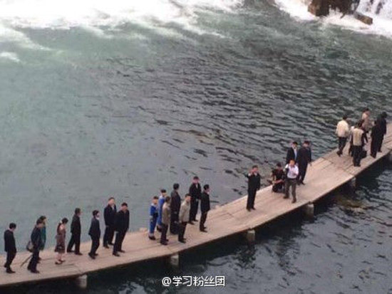 胡锦涛到访凤凰古城5