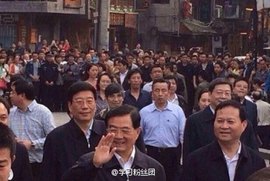 胡锦涛到访凤凰古城7