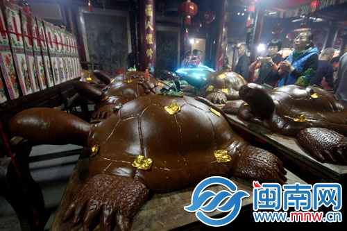 糯米和红糖制成大米龟，纪念保生大帝诞辰