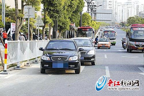 “黑车”横行 争食客运市场