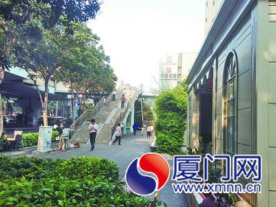 岛内一些BRT站点附近有公共厕所，但不熟悉地形的人 
